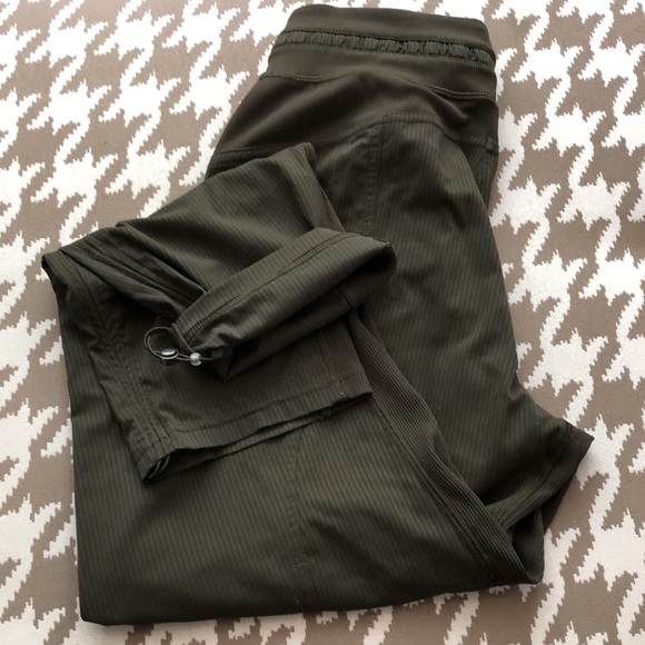 Dance Studio Crop 25” - Picture 4 of 8